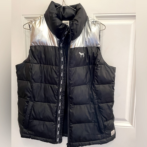 ❣️ $29.00 ❣️Pink Victoria Secret polyfill Black and Silver Warm Cuddly Vest. - Picture 2 of 12